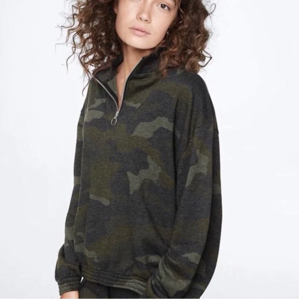 Victoria’s Secret PINK Camo Boyfriend Half Zip Pullover